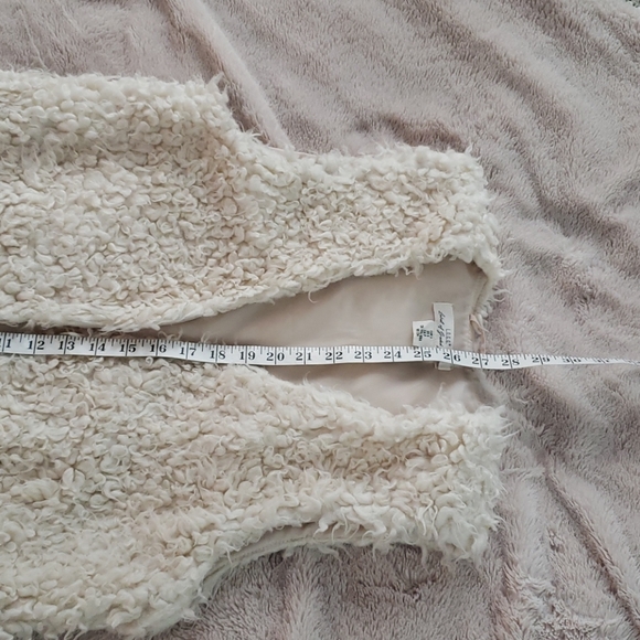 H&M L.O.G.G. Cream Sherpa Vest Size Small - Picture 7 of 7